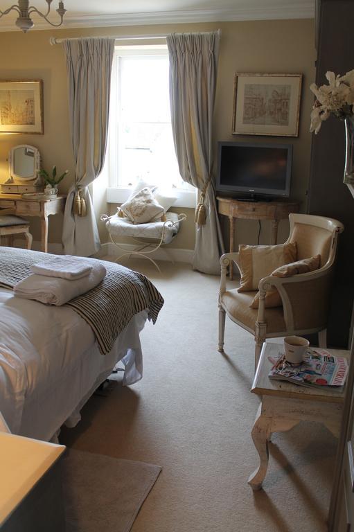 Roundhill Farmhouse Kelston Room photo